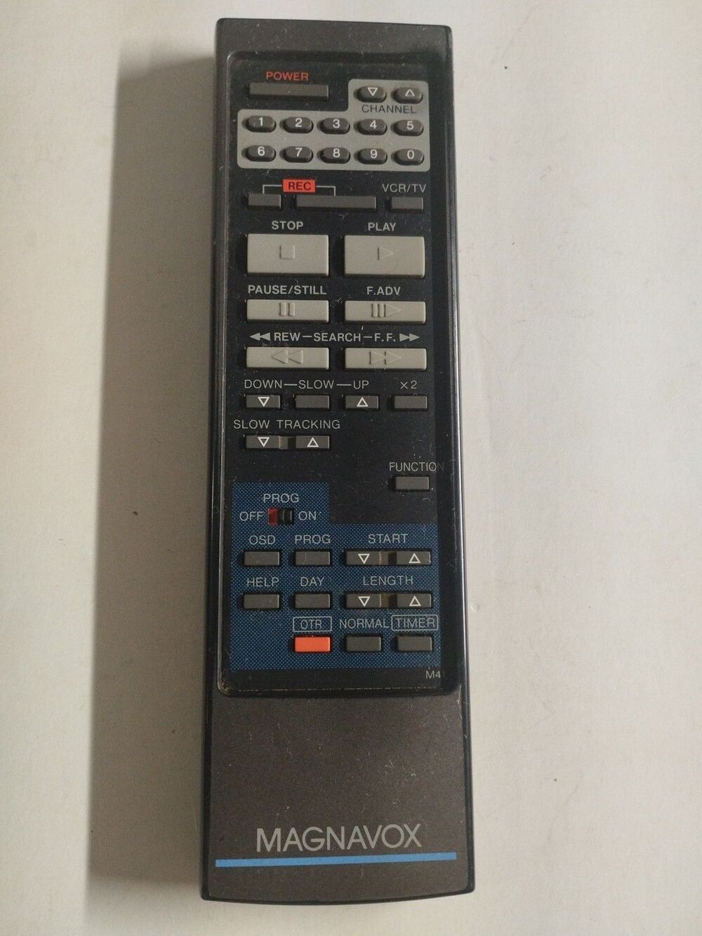 OEM Magnavox VSQS0555 M41 VCR Remote - Tested & Works